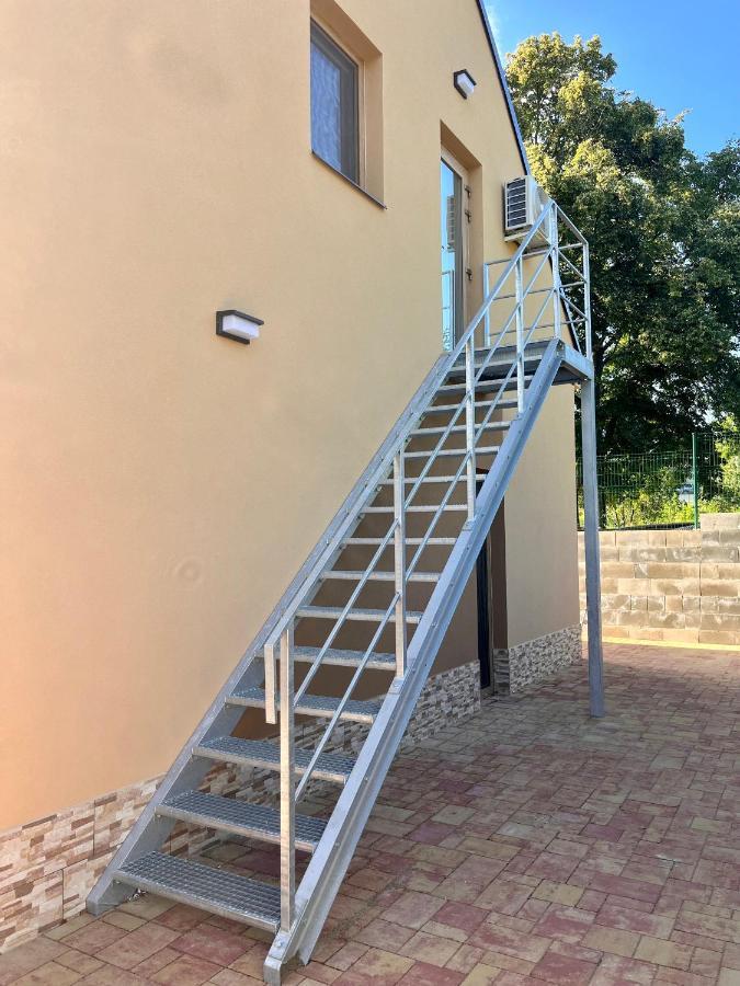 U Srubu Apartment Moravany  Exterior photo
